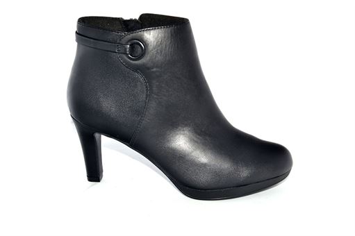 Clarks boots adriel mae noir