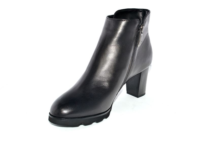 bottines regarde le ciel